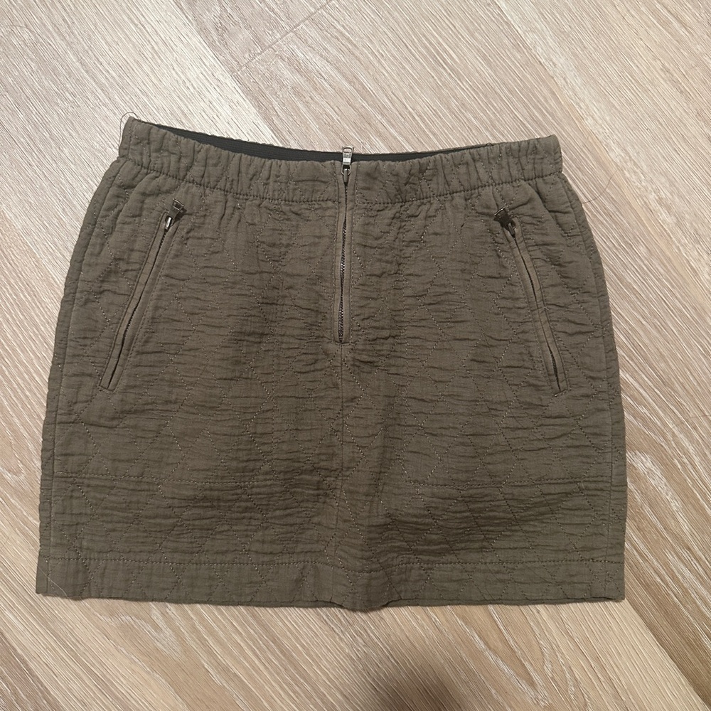 bcbg olive green quilted skirt